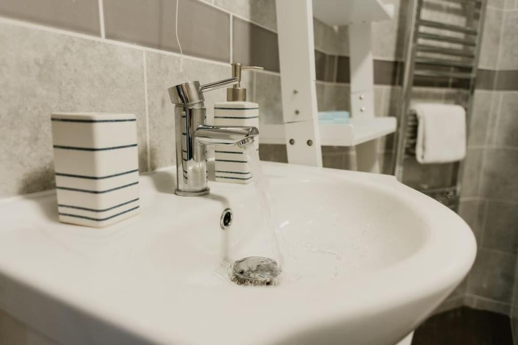 The Sea Deck Apartment - Westbrook Bay Beach - By Goldex Coastal Breaks Margate Buitenkant foto
