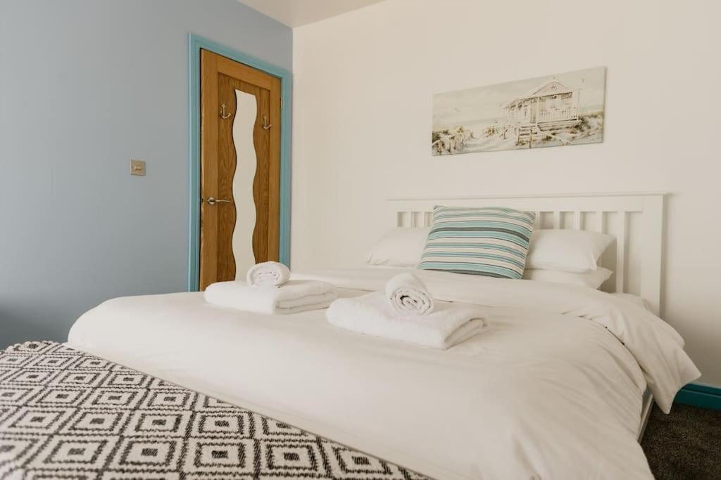 The Sea Deck Apartment - Westbrook Bay Beach - By Goldex Coastal Breaks Margate Buitenkant foto